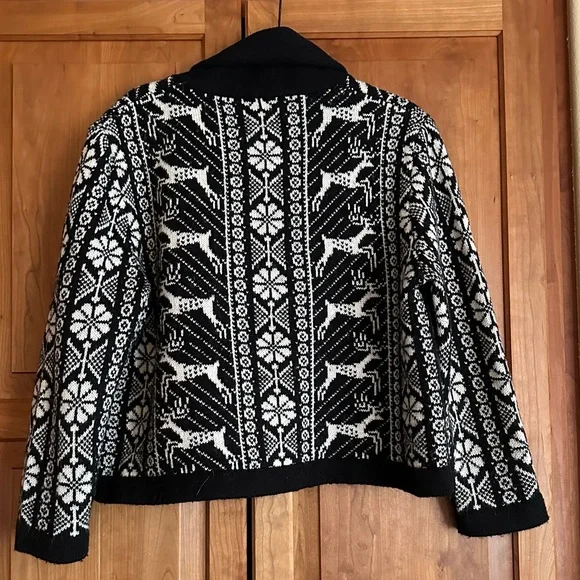 The Great. Folktale Lodge Cardigan 1 - Picture 3 of 5